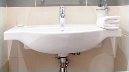 Højden af ​​vasken i badeværelset: hvad sker der, og hvordan man beregner?