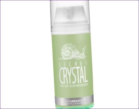 Premium peeling scrub Homework Secret Crystal med mikrodermabrasionseffekt